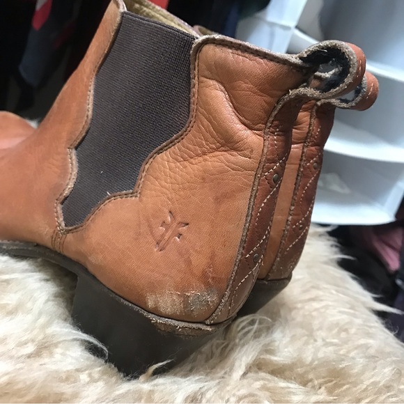 *SOLD* Cinnamon Frye booties - Picture 4 of 4